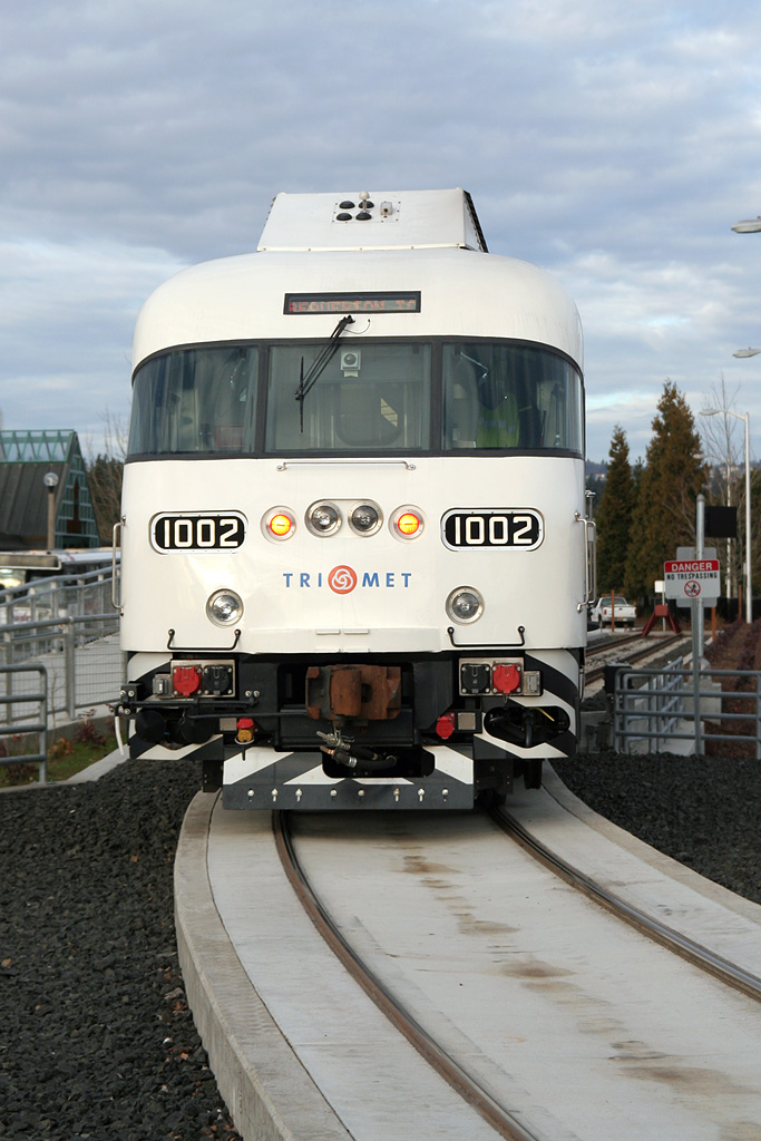 TriMet 1002 at the Platform