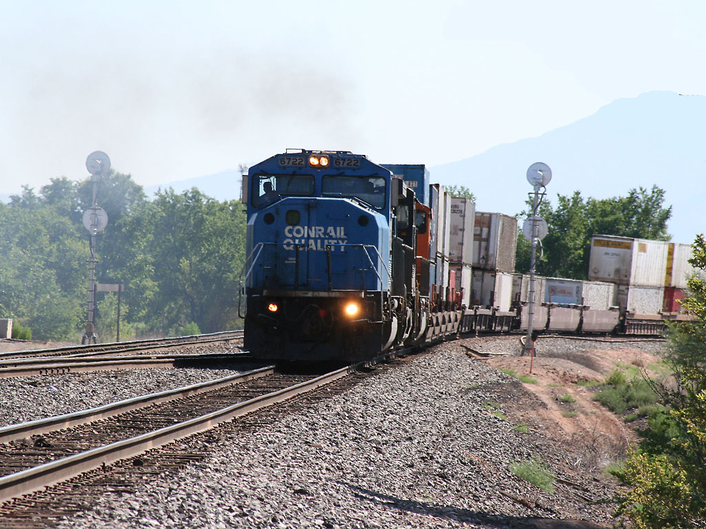 Used to be a Conrail 6722 inbound off the Clovis Sub.