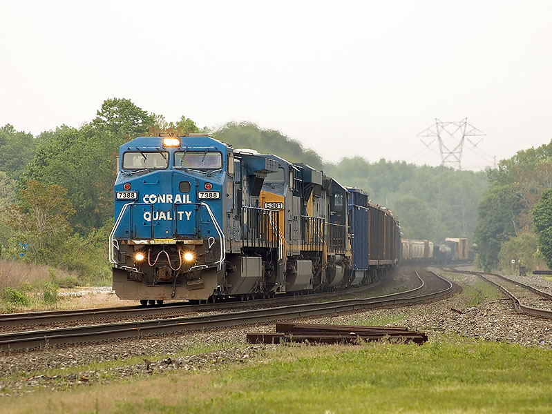 Westbound CSX Q641 with Ex-Con in the lead