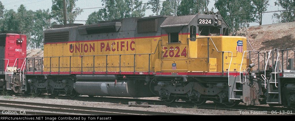 2824_UP_EMD_SD38-2.JPG